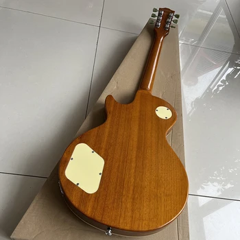 Klasikinis prekės ženklas elektrinė gitara, didelis aukso milteliai paviršiaus, profesionalaus lygio, pagamintas iš raudonmedžio medienos masyvo, su gera tembras.